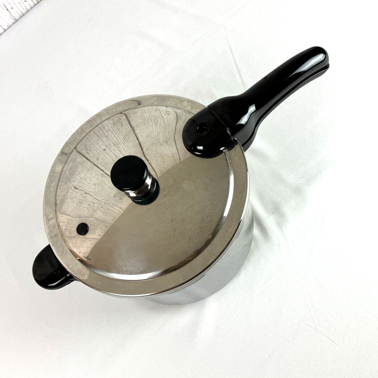 PRESTO Model 01362 6-Quart Stainless Steel Pressure Cooker W/ Cooling Rack