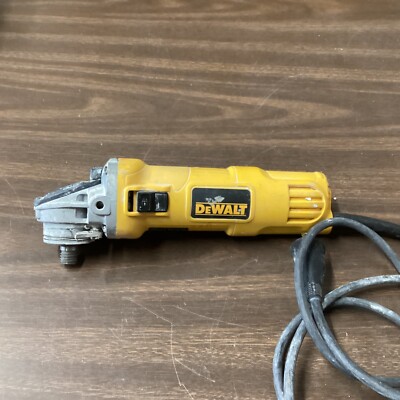 DEWALT 7 Amp 4.5  Small Corded Angle Grinder w/1-Touch Guard(DAMAGED)
