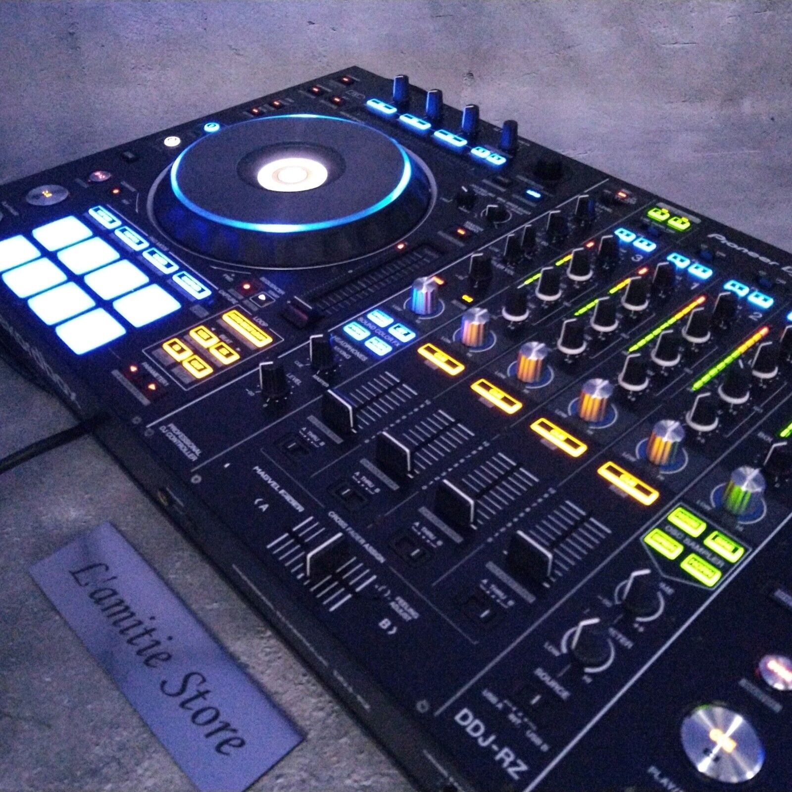 Pioneer DDJ-RZ Professional DJ Controller Rekordbox 4 Pioneer DDJ-RZ Professional DJ Controller Rekordbox 4