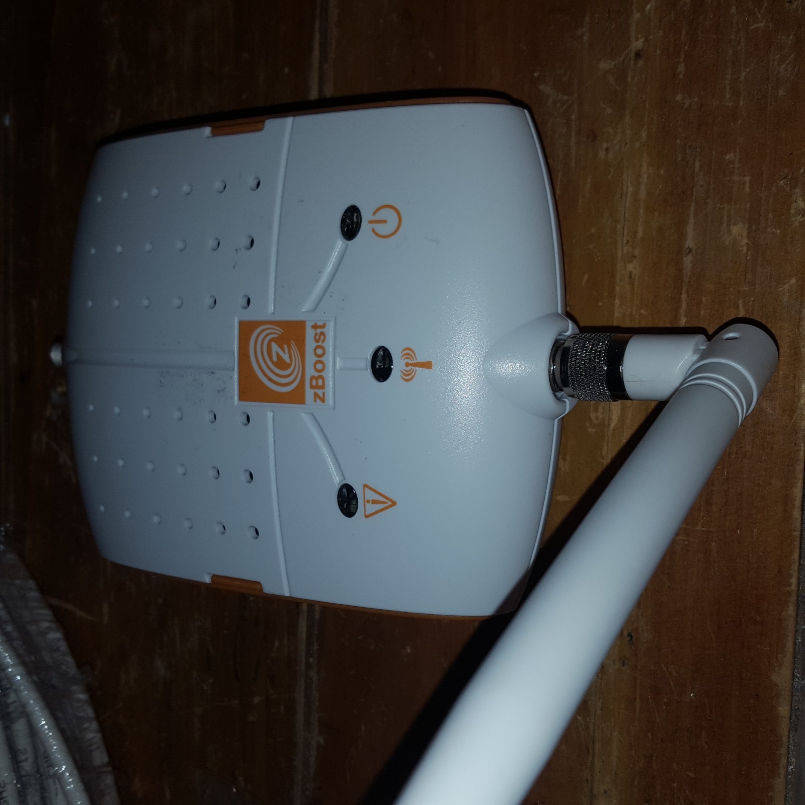 ZBOOST WI-EX YX500-PCS 1900 MHz Cell Phone Signal Extender Repeater Booster