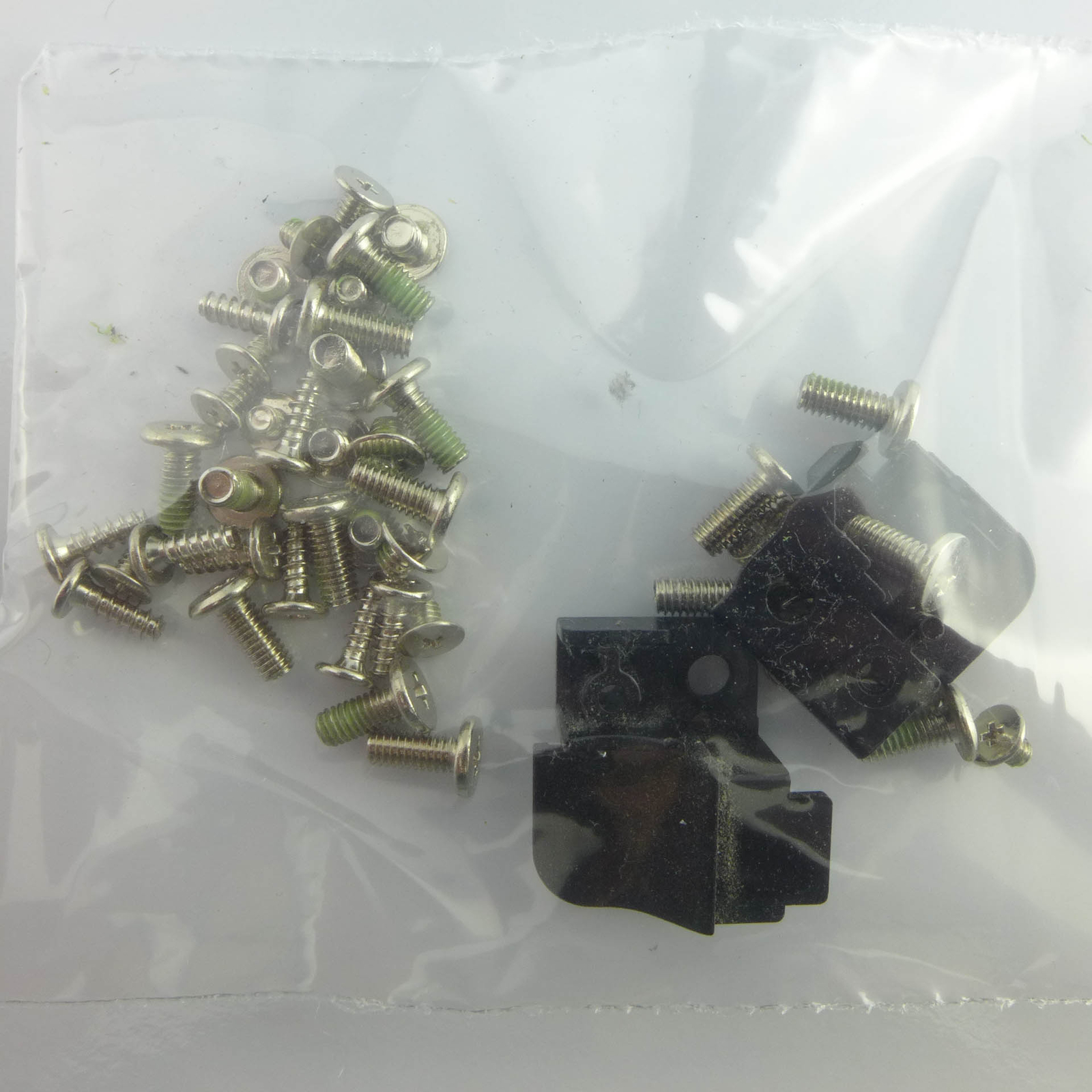 ORIGINAL Fujitsu Lifebook E546 Schrauben Satz    screw set ✅