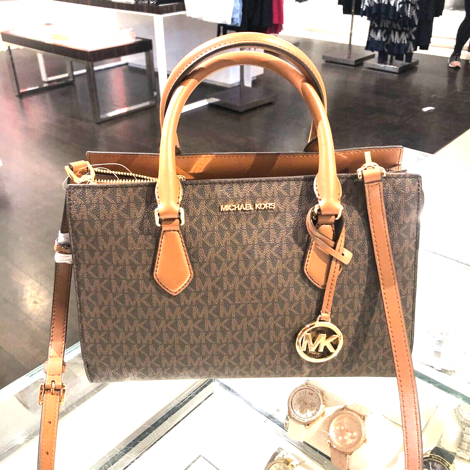 マイケル MICHAEL KORS SHEILA MEDIUM TRIPLE COMPARTMENT SATCHEL SHOULDER BAG