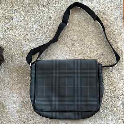 Burberry正規品/送料関税込み Small messenger slingback Women's Designer Bags | Check & Leather Bags | Burberry