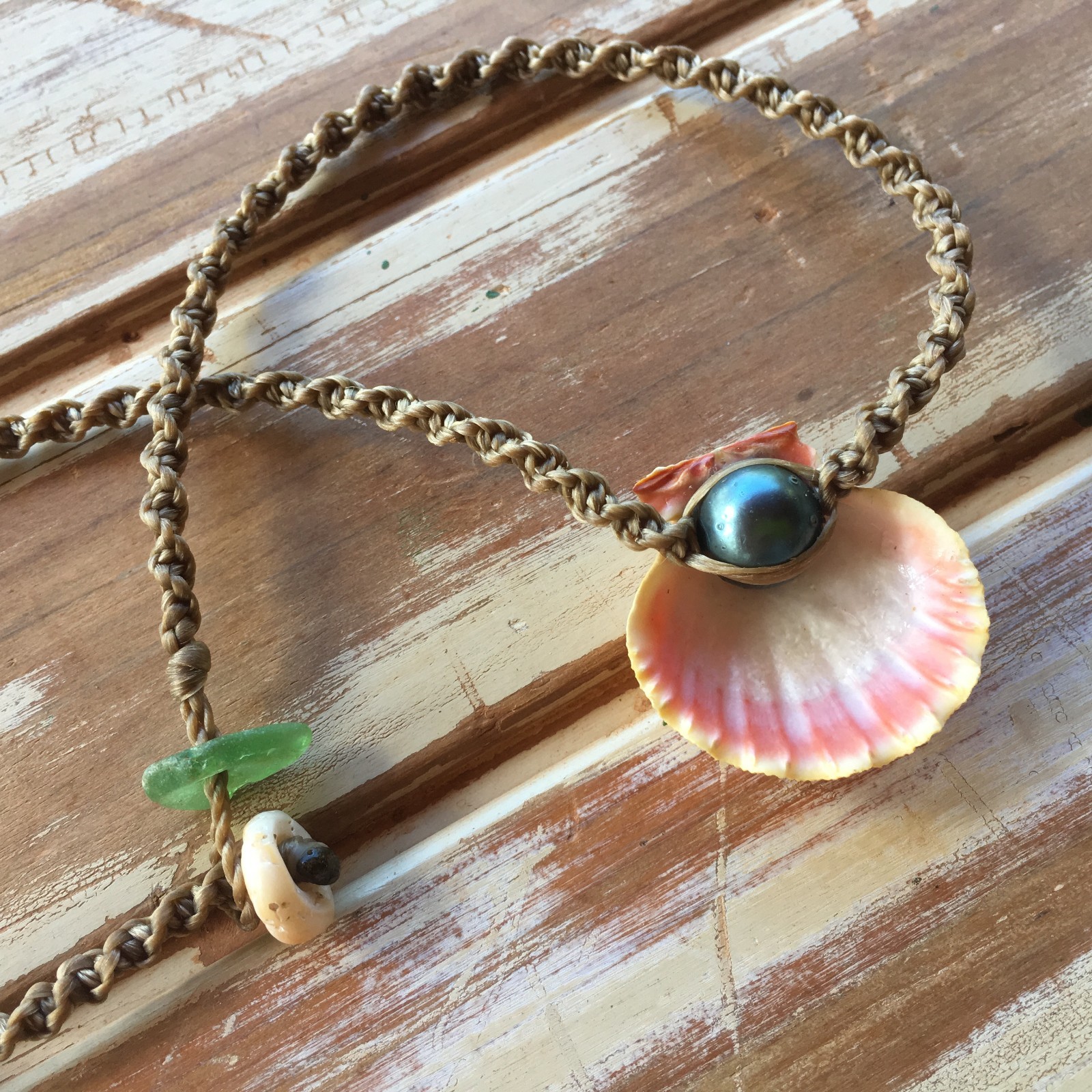 Hawaiian sunrise shell necklace, classic color with touch of orange