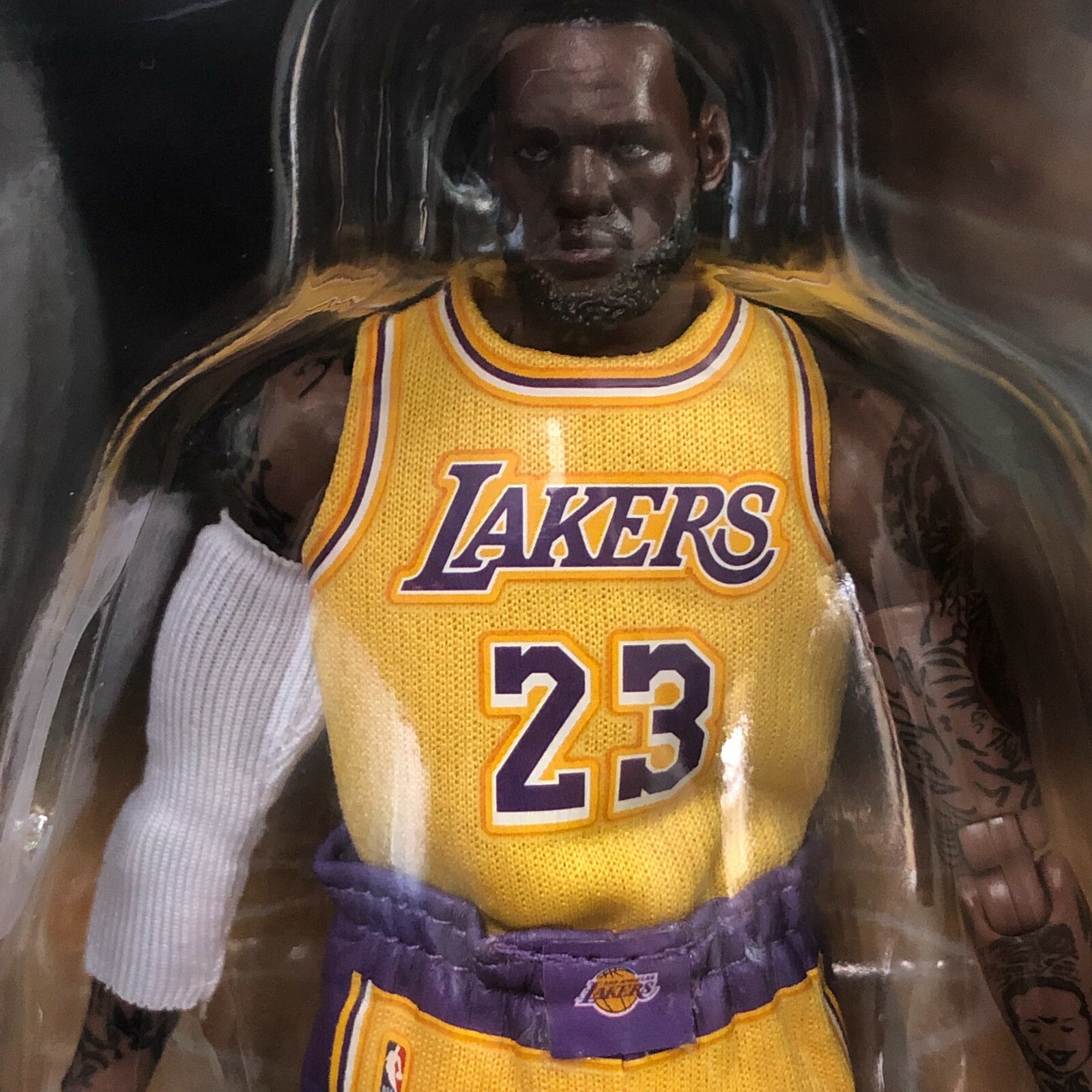 レブロンジェームス　MAFEX LeBron James メディコムトイ Amazon | MAFEX マフェックス No.197 LeBron James レブロン