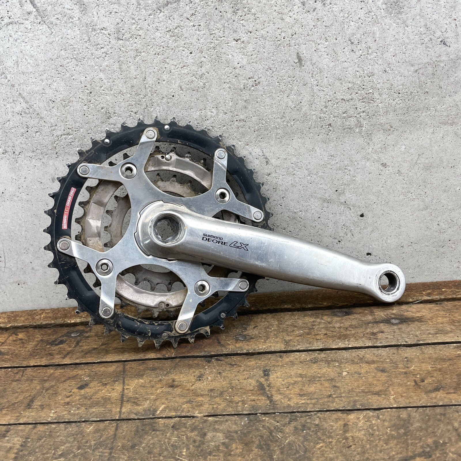 Vintage Shimano Deore LX Crank Arm FC-M569 Right 175 mm 104 Vintage Shimano Deore LX Crank Arm FC-M569 Right 175 mm 104