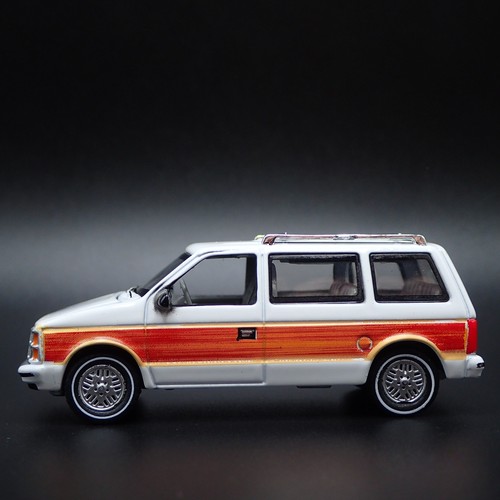 1984-1990 DODGE CARAVAN RARE 1/64 SCALE COLLECTIBLE DIORAMA DIECAST MODEL CAR 1984-1990 DODGE CARAVAN RARE 1/64 SCALE COLLECTIBLE DIORAMA DIECAST MODEL CAR