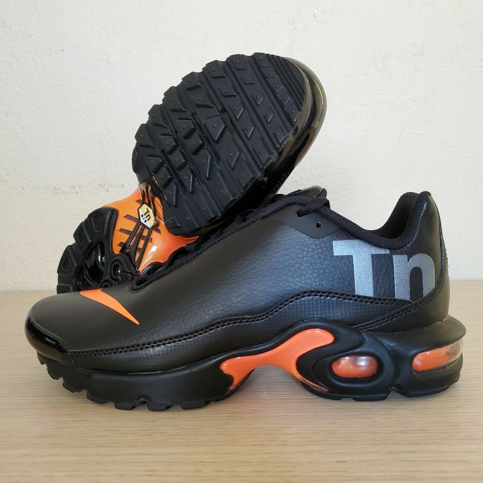 nike tn mercurial noir et orange