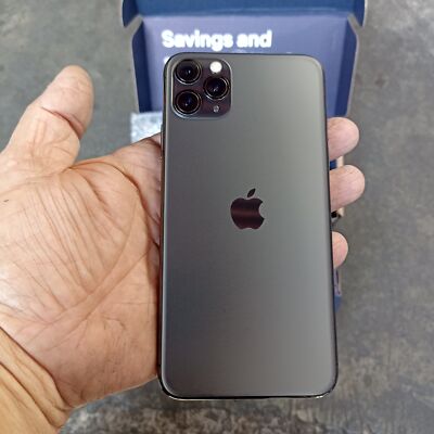 iPhone11pro　256GB Apple iPhone 11 Pro 256GB Midnight Green Unlocked Renewed