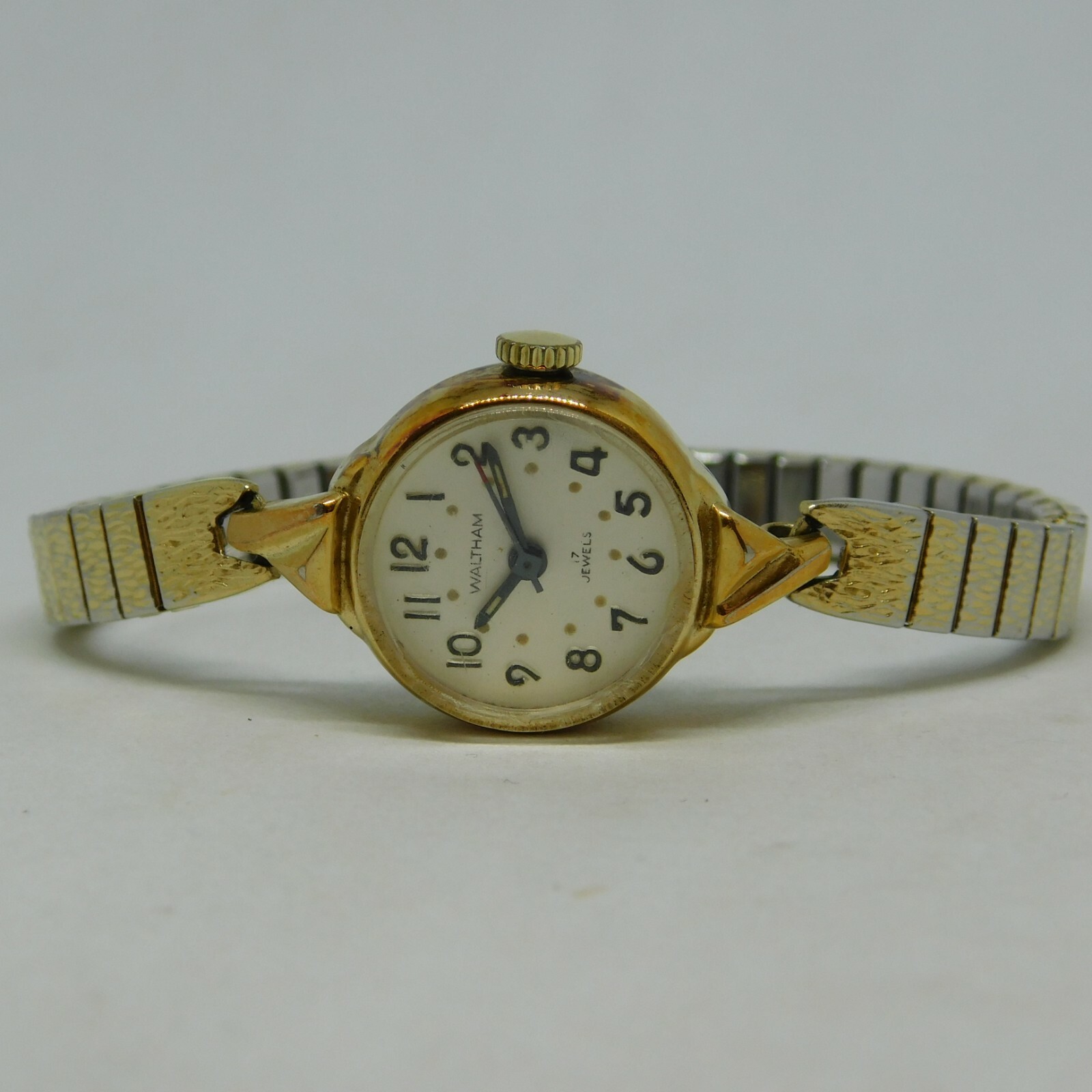 Vintage WALTHAM 17 Jewels Gold Tone Wind-up Analog Ladies Watch Sz