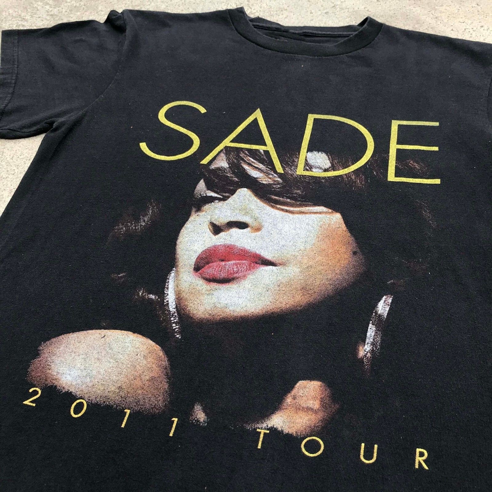 【SATIIIZ】Chen Salard Short Sleeve T-Shirt Chen Sarad Short Sleeve T-Shirt - satiiiz