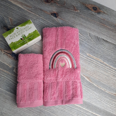 Geschenke Set für Mädchen Gästetuch bestick mit Regenbogen