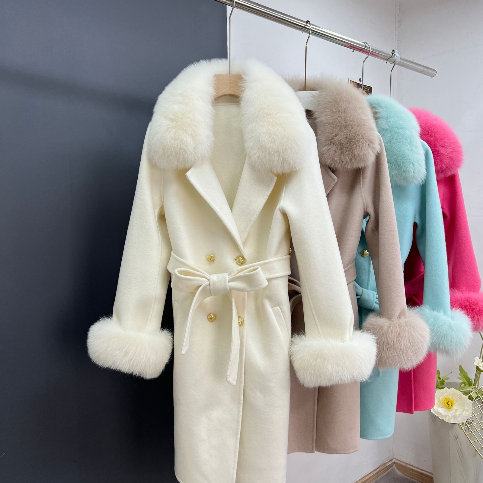 新品同様 2023Winter Love FauxFurCoat ecru 新品同様 2023Winter Love FauxFurCoat ecru