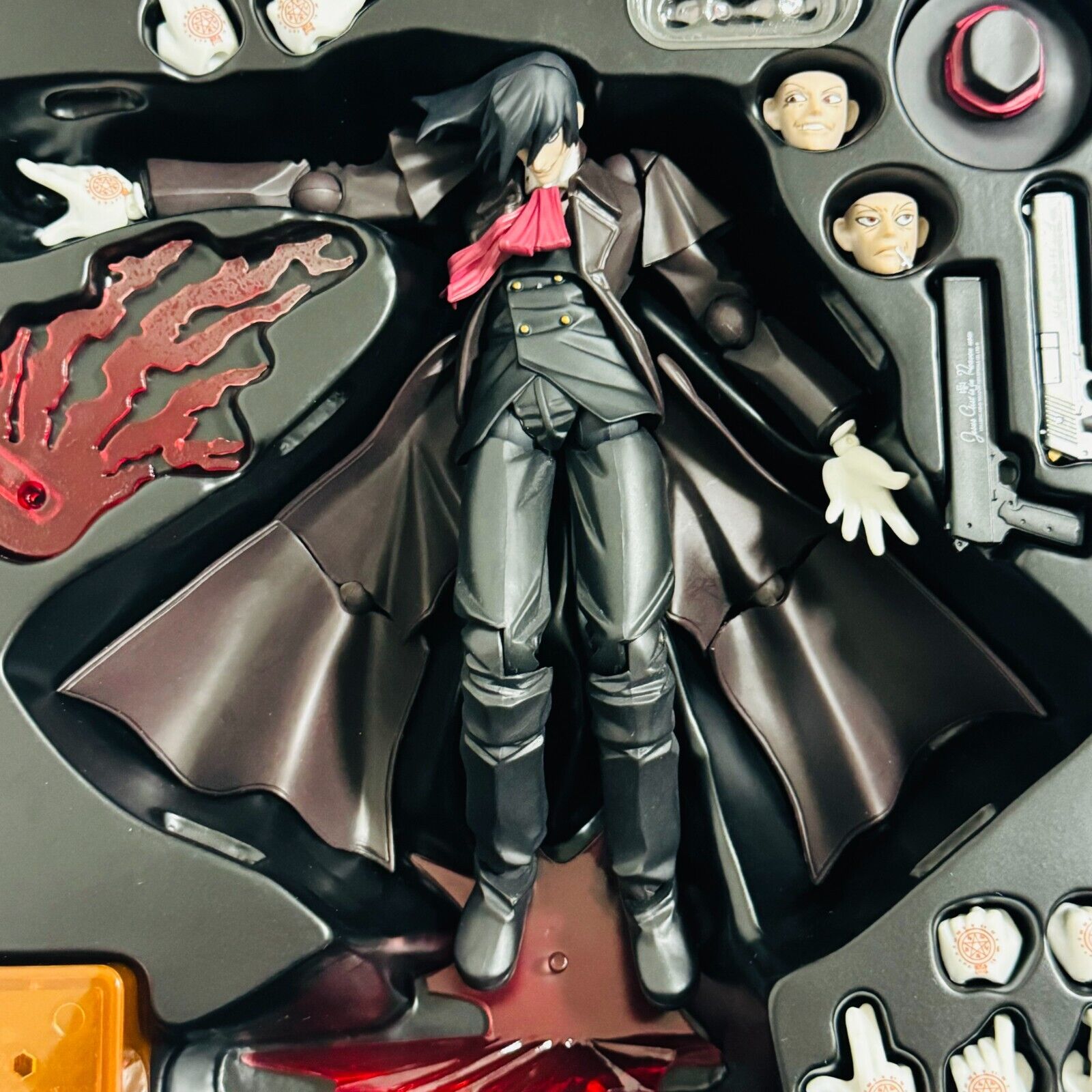 Revoltech Yamaguchi No.114 HELLSING Alucard Figure Kaiyodo Revoltech Yamaguchi No.114 HELLSING Alucard Figure Kaiyodo
