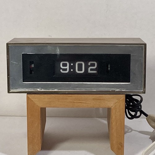 General Electric Vintage Flip Alarm Clock w Lighted Dial & Faux Woodgrain Works