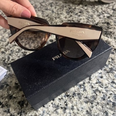 【ポニー】PRADA キャットアイ サングラス ブラウン Symbole cat-eye sunglasses in brown - Prada | Mytheresa