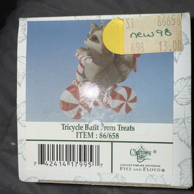 Fitz Floyd Charming Tails Tricycle Built From Treats Raccoon Ornament 86/658 NEW