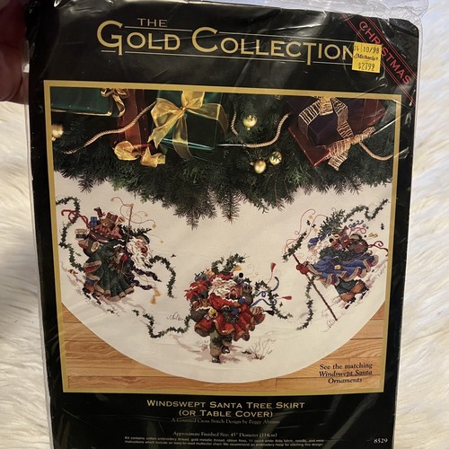 Kit New Dimensions The Gold Collection Windswept Santa Tree Skirt