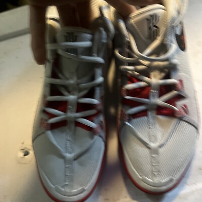 Size 10 - Nike Kyrie Flytrap 6 Photon Dust University Red