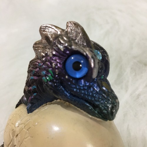 Windstone Editions Pena 1984 Peacock Blue & Purple Hatching Dragon