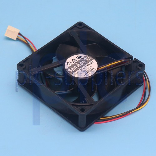 One New AC servo motor Mitsubishi HF-MP73K IN BOX Free One New AC servo motor Mitsubishi HF-MP73K IN BOX Free