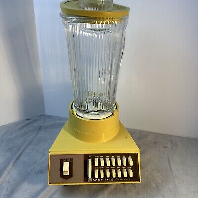Waring Futura Series Kitchen Blender with 14 Speeds Flash Blend  Gold Vintage 