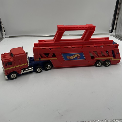 1986 Semi Truck Hauler Car Carrier With Six Hot Wheel Cars