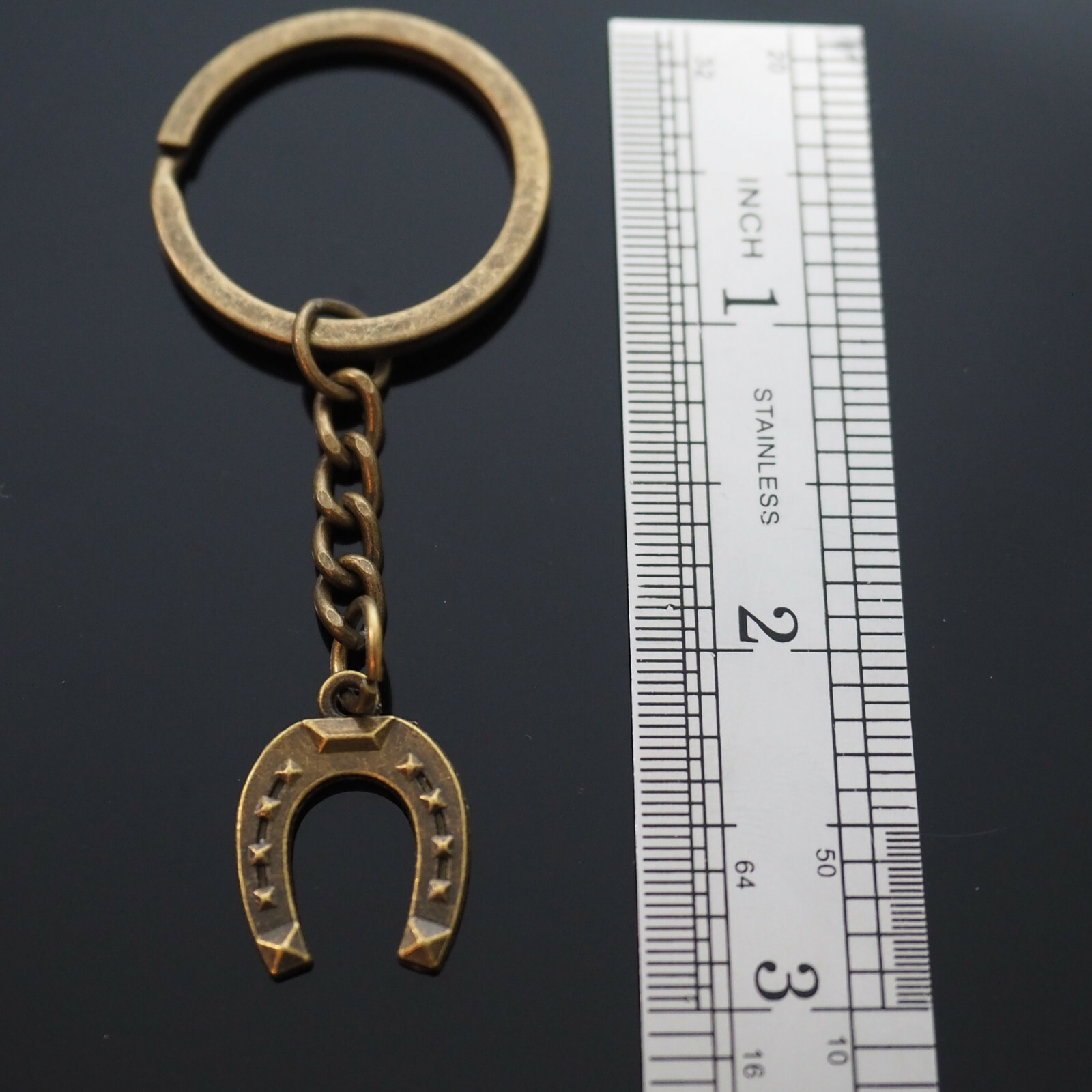 Vintage Horseshoe Lucky Charm Pendant Keychain Horse Lover Good Luck Gift Bronze