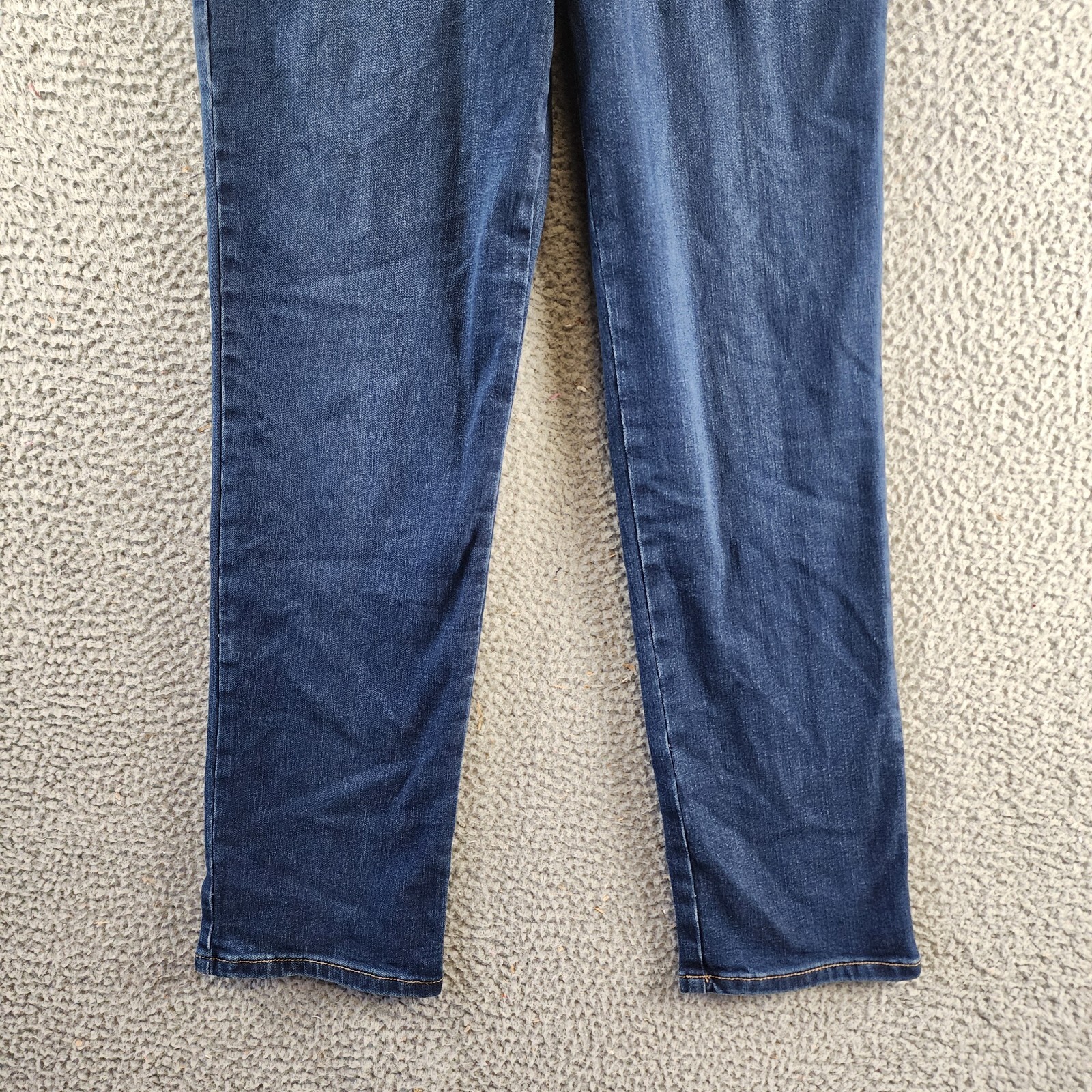 Gloria Vanderbilt Amanda High Rise Straight Leg Jeans Women's 8P Madison - Picture 3 of 17