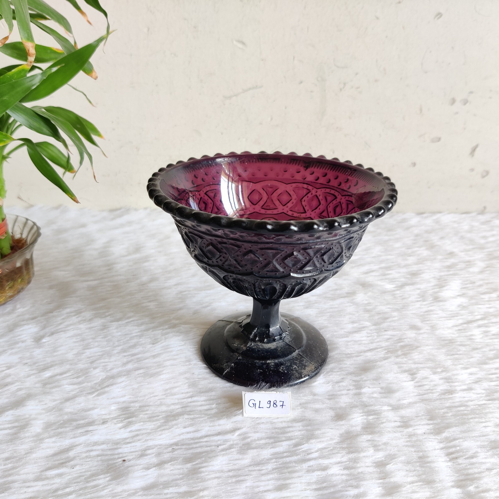 紫色のナス型ガラスボウル 紫色のナス型ガラスボウル