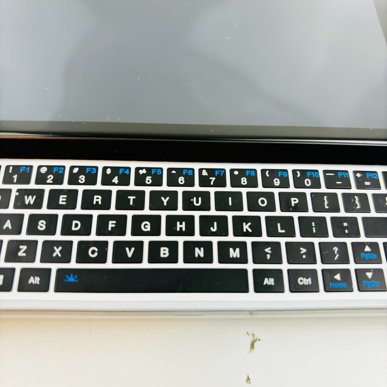 GPD WIN 4 White AMD 6800U RAM 32GB SSD 1TB Windows Working GPD WIN 4 White AMD 6800U RAM 32GB SSD 1TB Windows Working