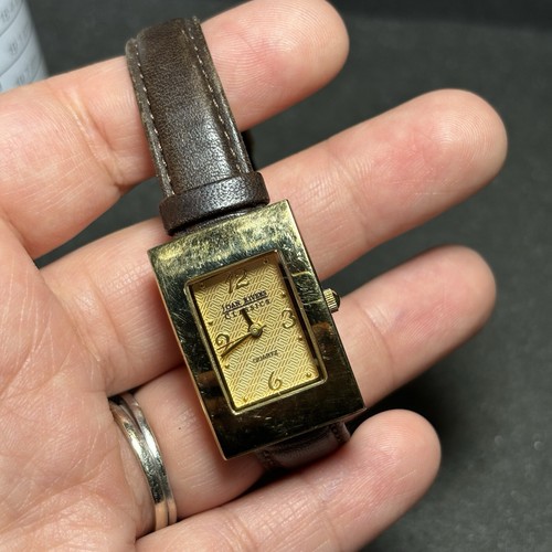 joan rivers classic Ladies Watch Quartz Gold Tone Working  display picture 1