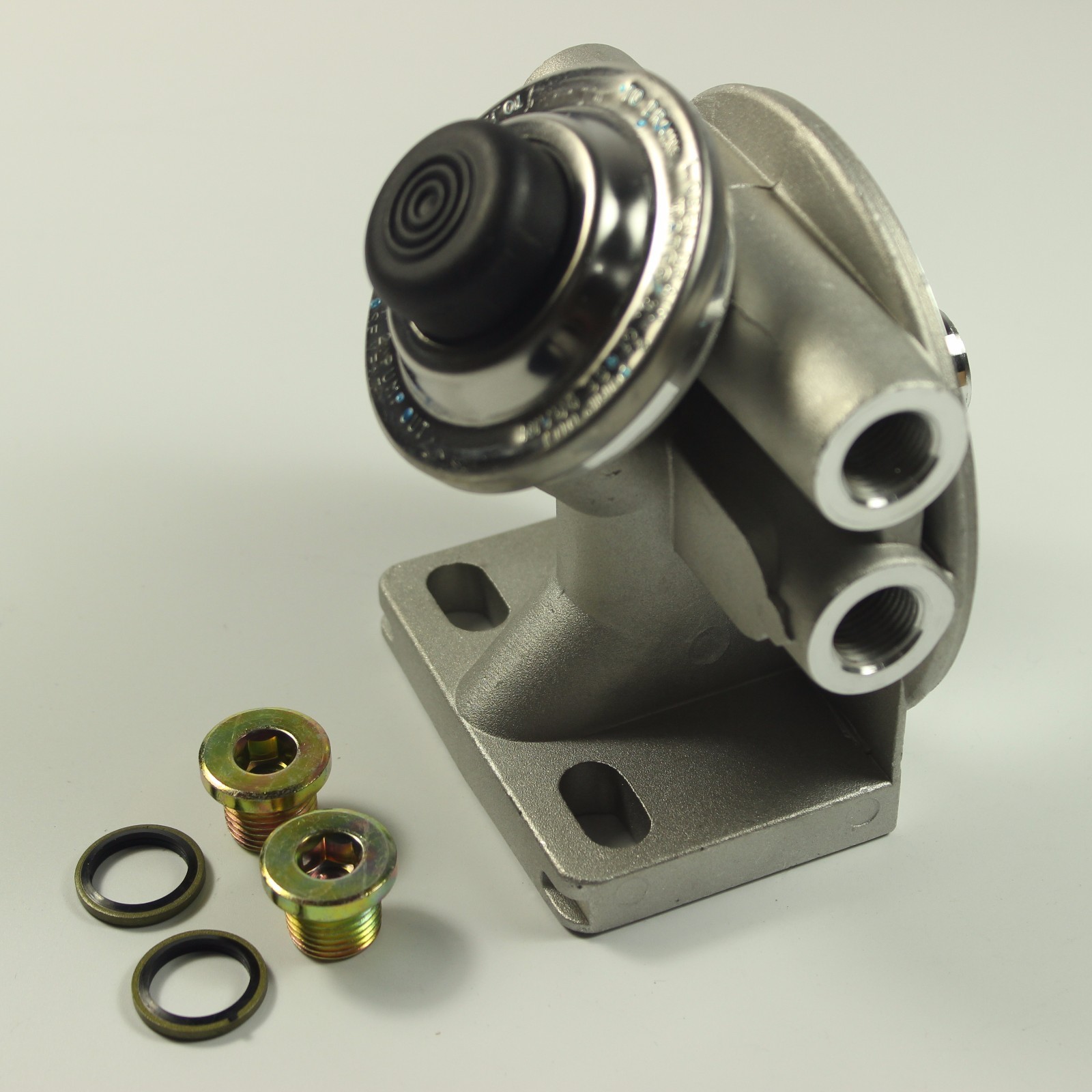 Diesel Fuel Filter Mounting Base Hand Priming Pump M16X1.5MM 114" Spin