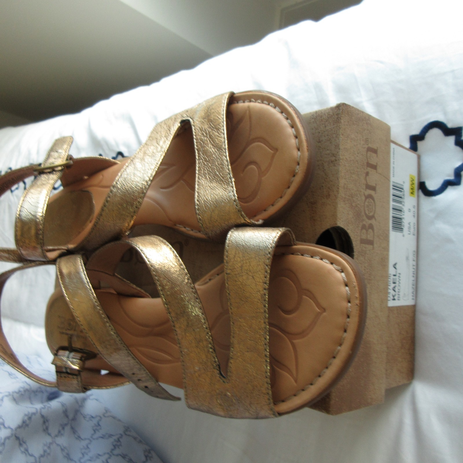 lades brand new  Born  shoes 9 m size   golden color  shoes with box