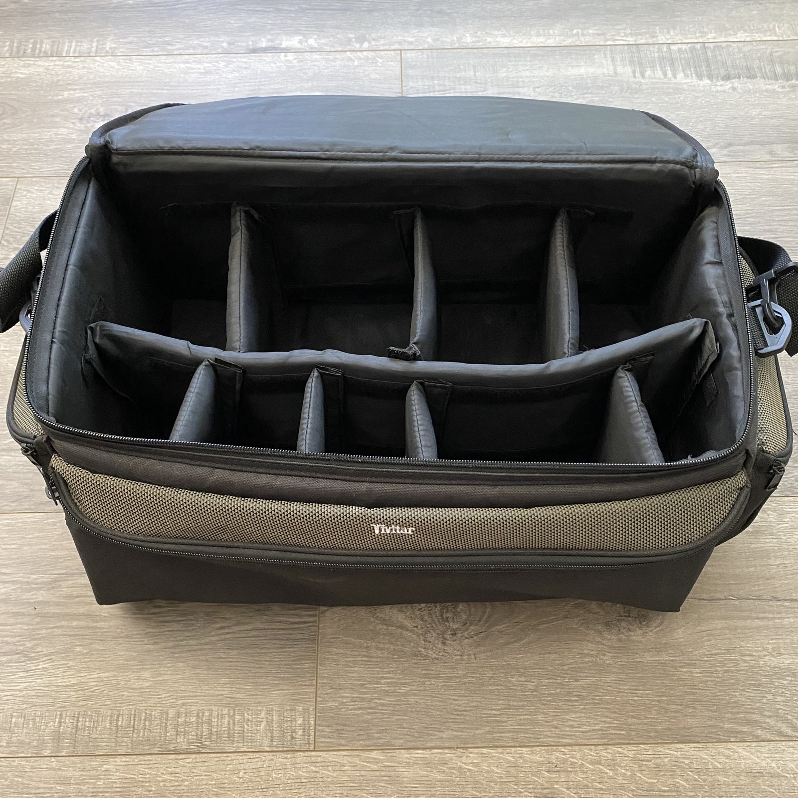 Vivitar VIV-RGC-12 Deluxe Pro Camera Camcorder Rugged Carrying Case, X-Large