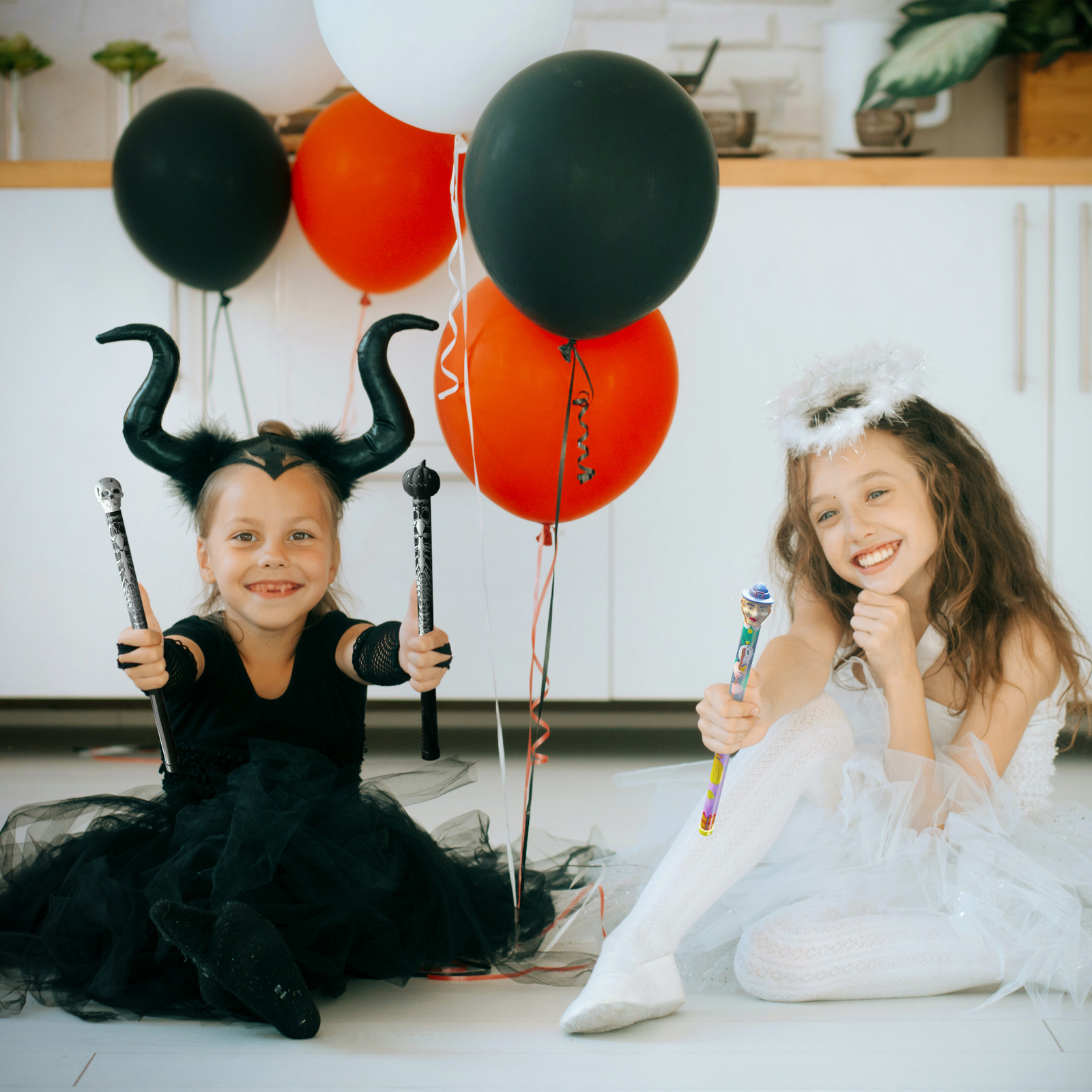 Novelty Place Halloween Themed Groan Tube Noise Makers 5 Pack - Funny Party Toys