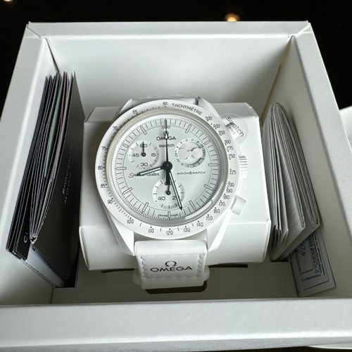 Swatch x Omega Moonswatch New Moon White Moonphase Snoopy IN