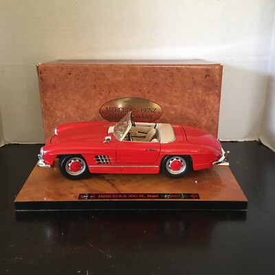 Burago Bburago 3723 Mercedes-Benz 300 SL Roadster 1957 1/18 Diecast Luxury Base