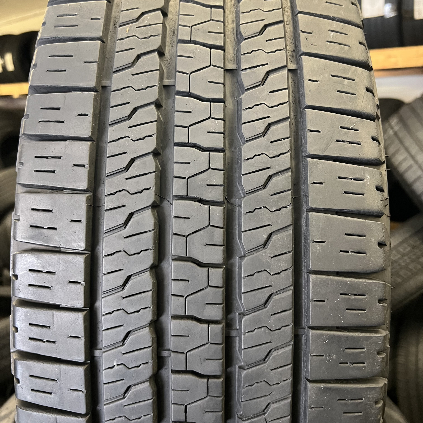 1 LikeNew Goodyear Wrangler Workhorse HT LT 285/60R20 125/122R DOT.2223 NO Patch