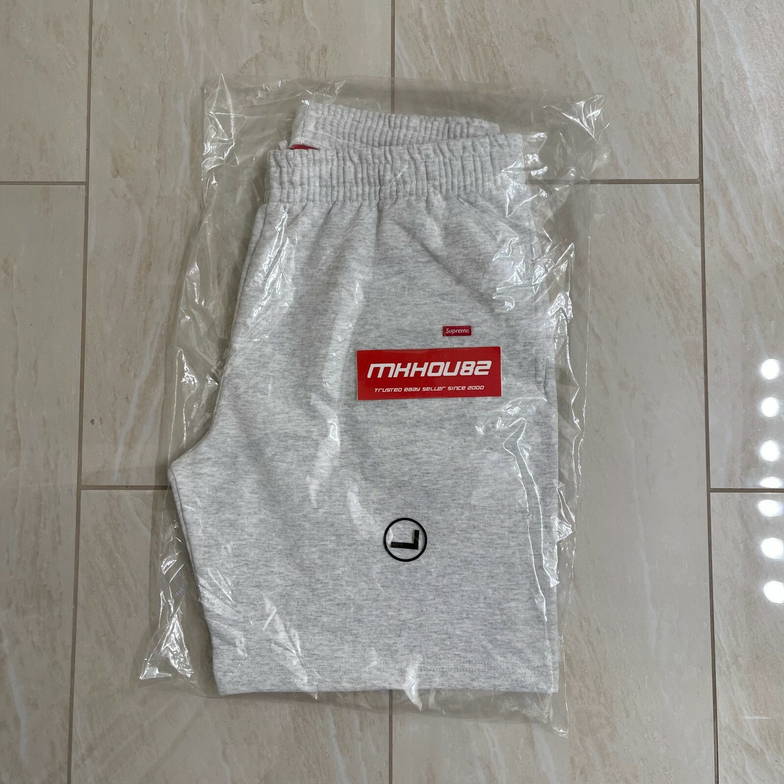 New Supreme Small Box Sweat Short Shorts Ash Grey Spring New Supreme Small Box Sweat Short Shorts Ash Grey Spring