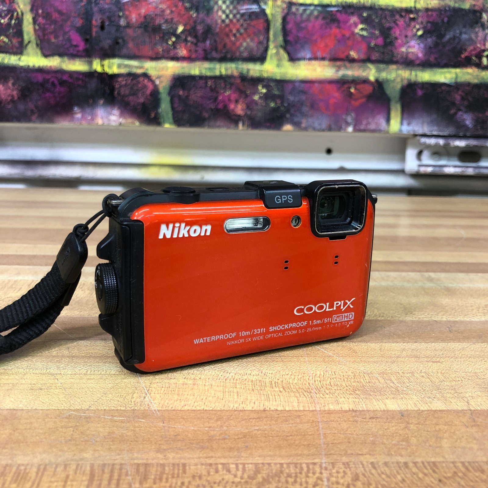 Nikon COOLPIX AW100 防水カメラ　迷彩柄 防水 Nikon COOLPIX AW100 耐衝撃 アウトドアカメラ 迷彩