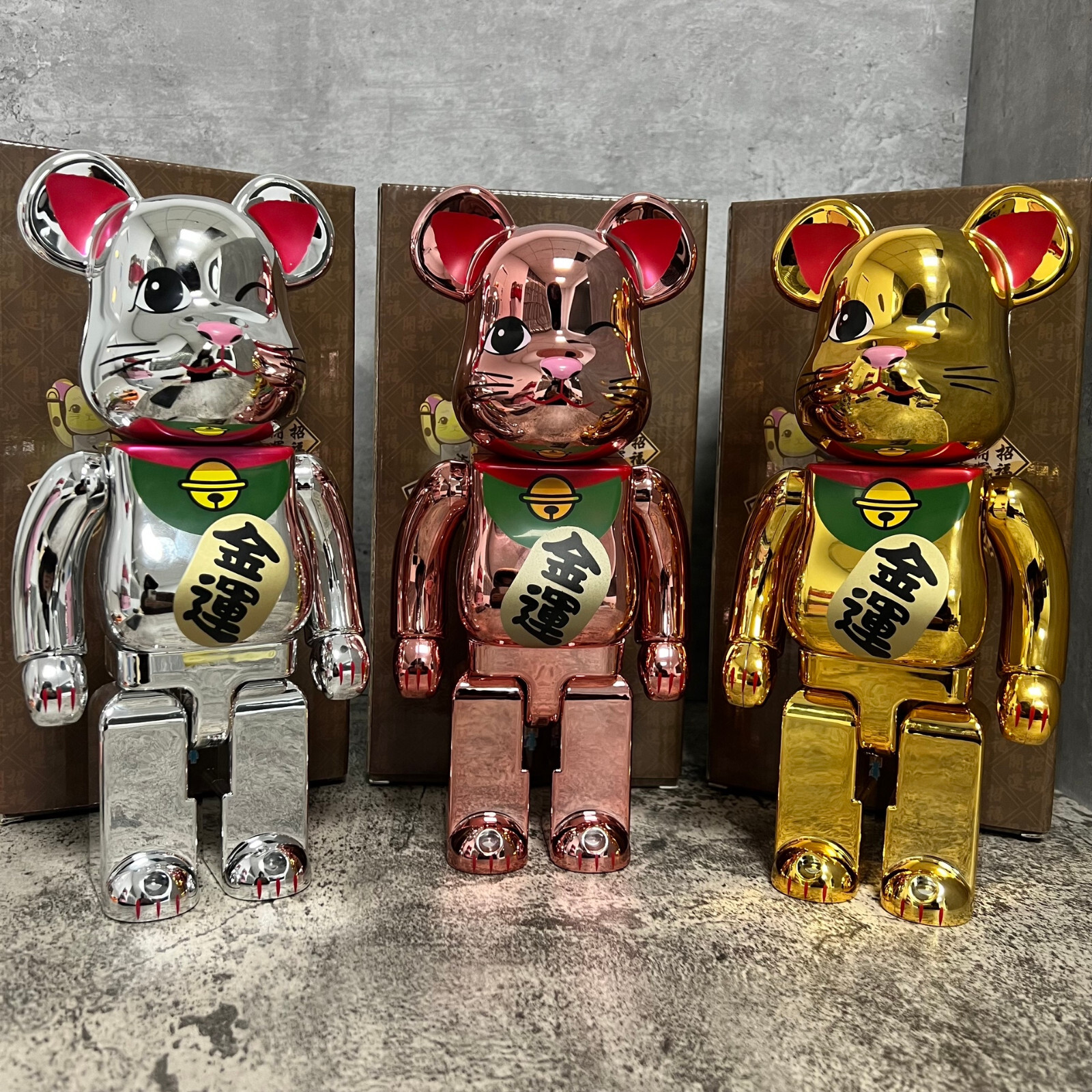 Bearbrick 400% Electroplated Gold Silver Pink Tricolor Lucky Bearbrick 400% Electroplated Gold Silver Pink Tricolor Lucky