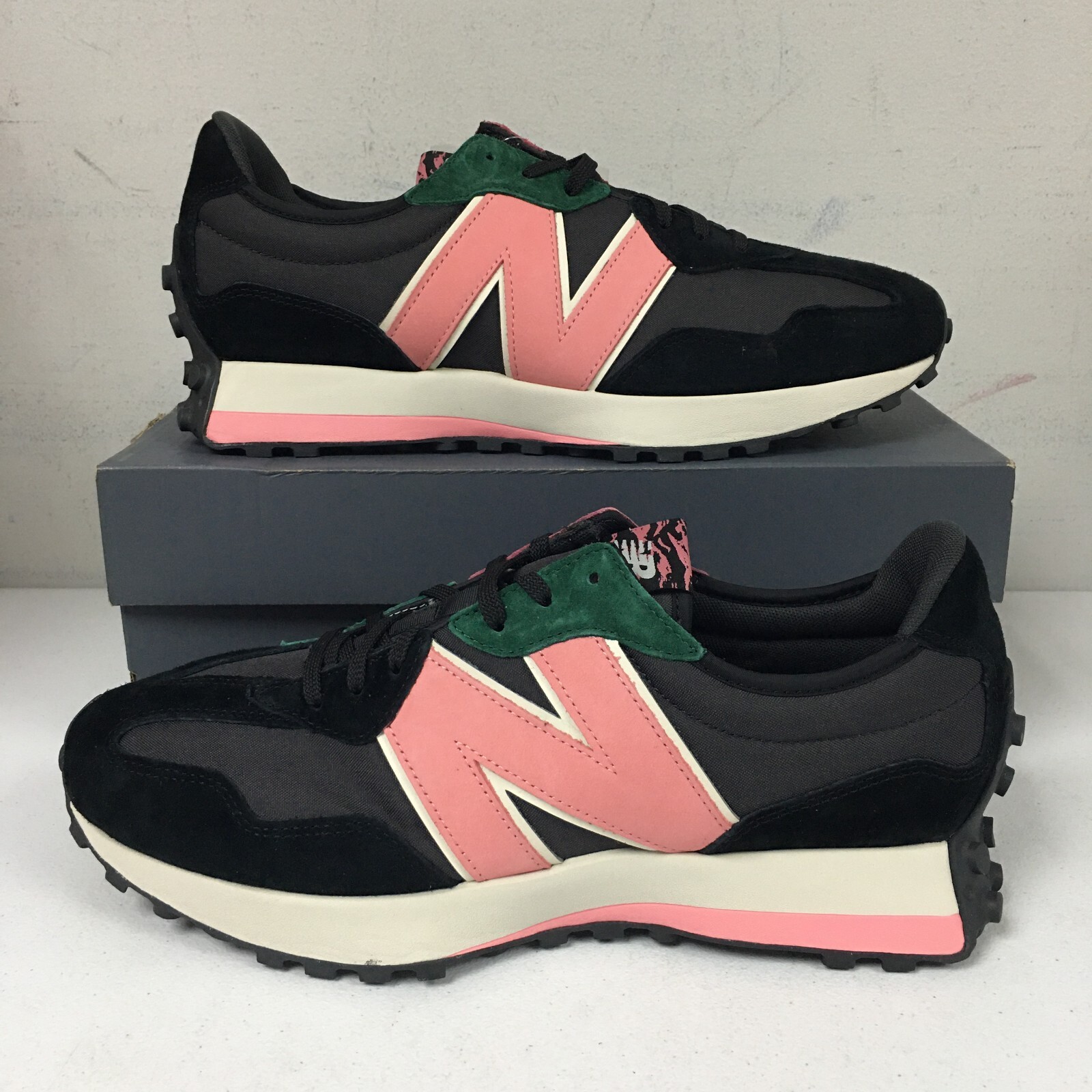 

Кроссовки New Balance 327 Lunar New Year (мужской размер 13) черные/розовые/зеленые #CNT, Черный, New Balance 327