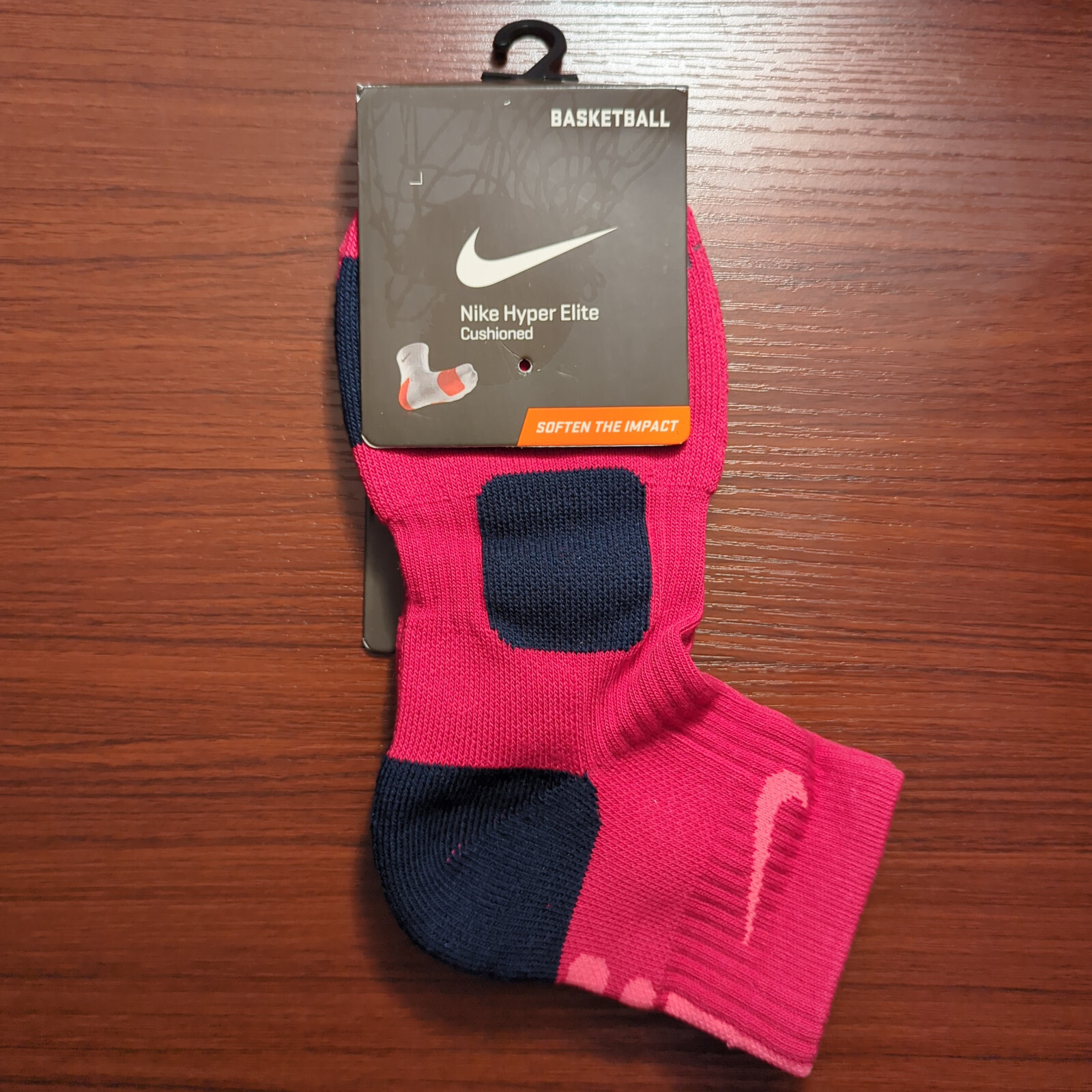 hot pink nike elite socks