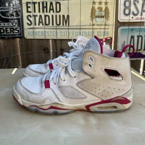 ジョーダン　白スニーカー ナイキ エア ジョーダン 1 ミッド “トリプルホワイト” (NIKE AIR