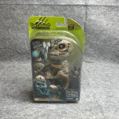 WowWee Untamed Fingerlings Bonehead T-Rex Doom Glow In The Dark Interactive Toy