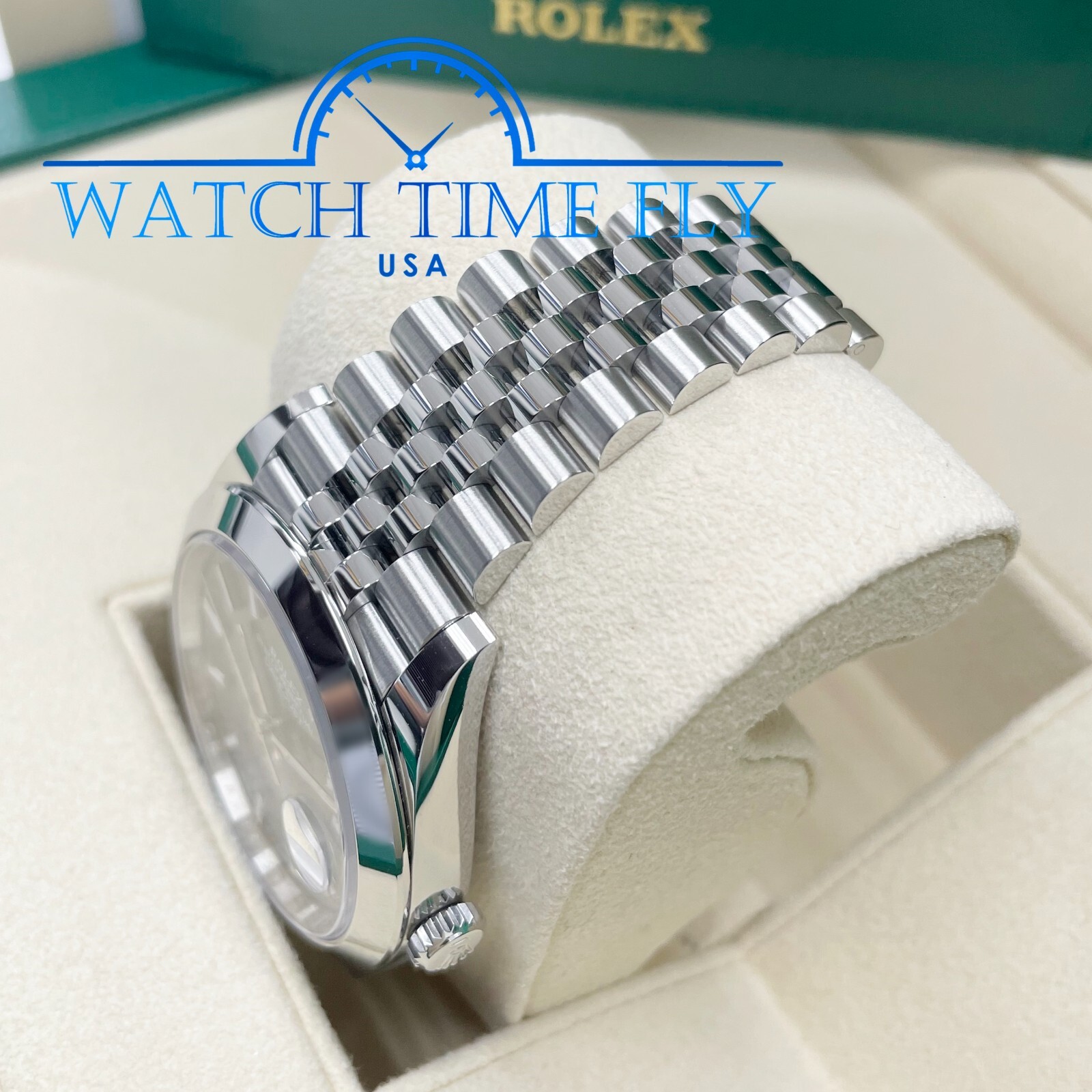 Pre-owned Rolex 2022 Datejust 41mm Smooth Bezel 126300 Mint Green Dial Jubilee Bracelet