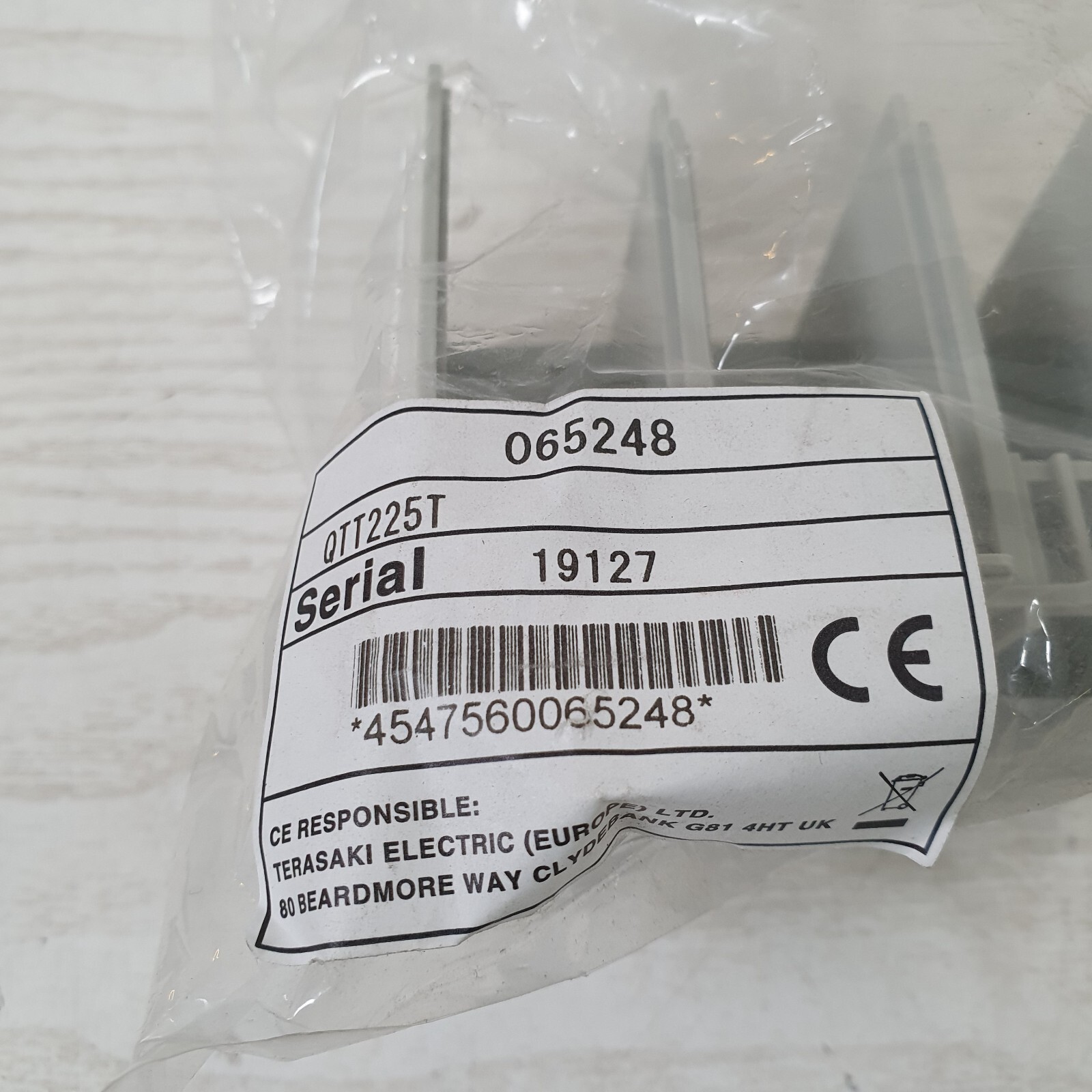 Terasaki  QTT225T  3P Terminal Shroud Cover 065248    - B28