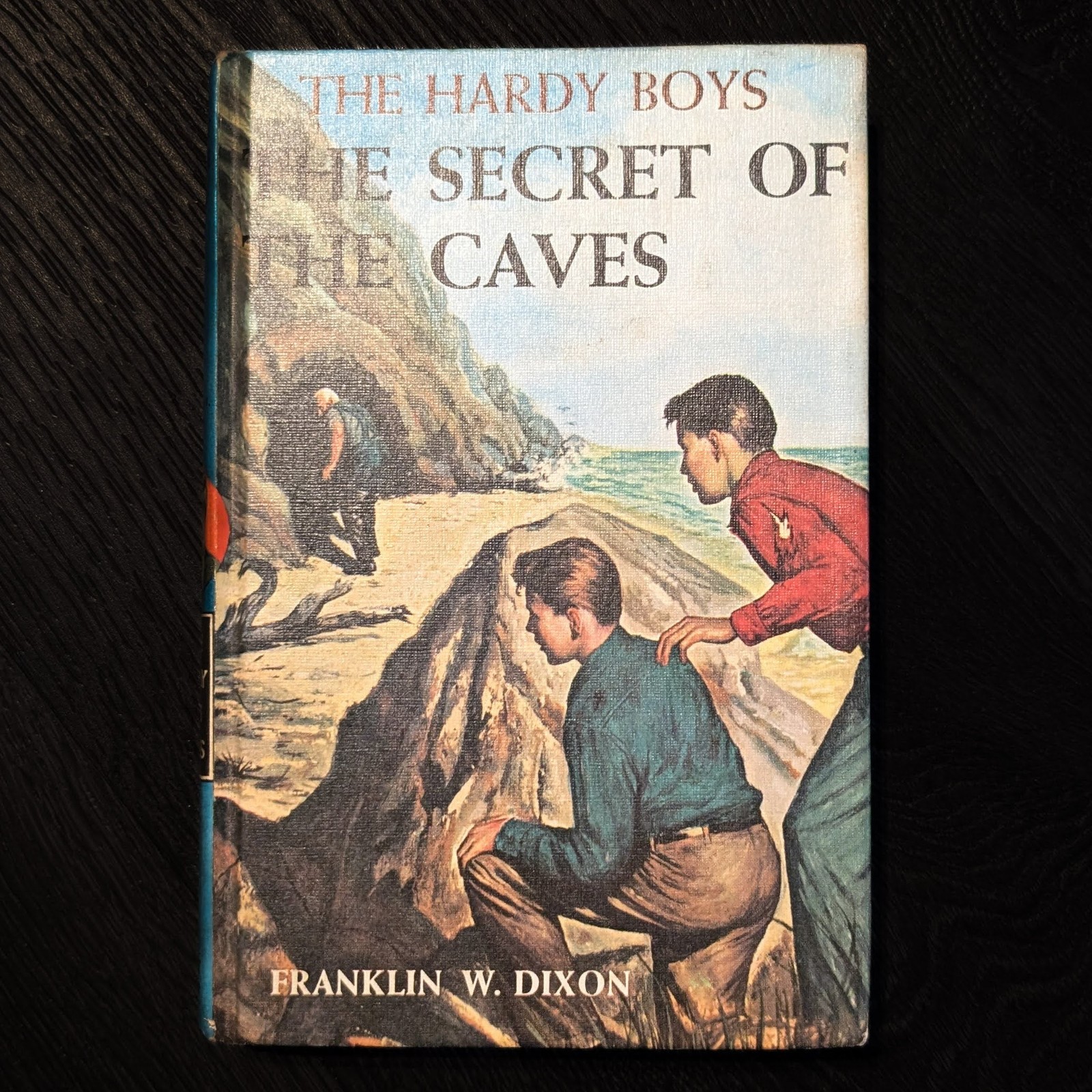 07 The Secret of the Caves (1964):  Vintage Hardy Boys Book Blue-Back
