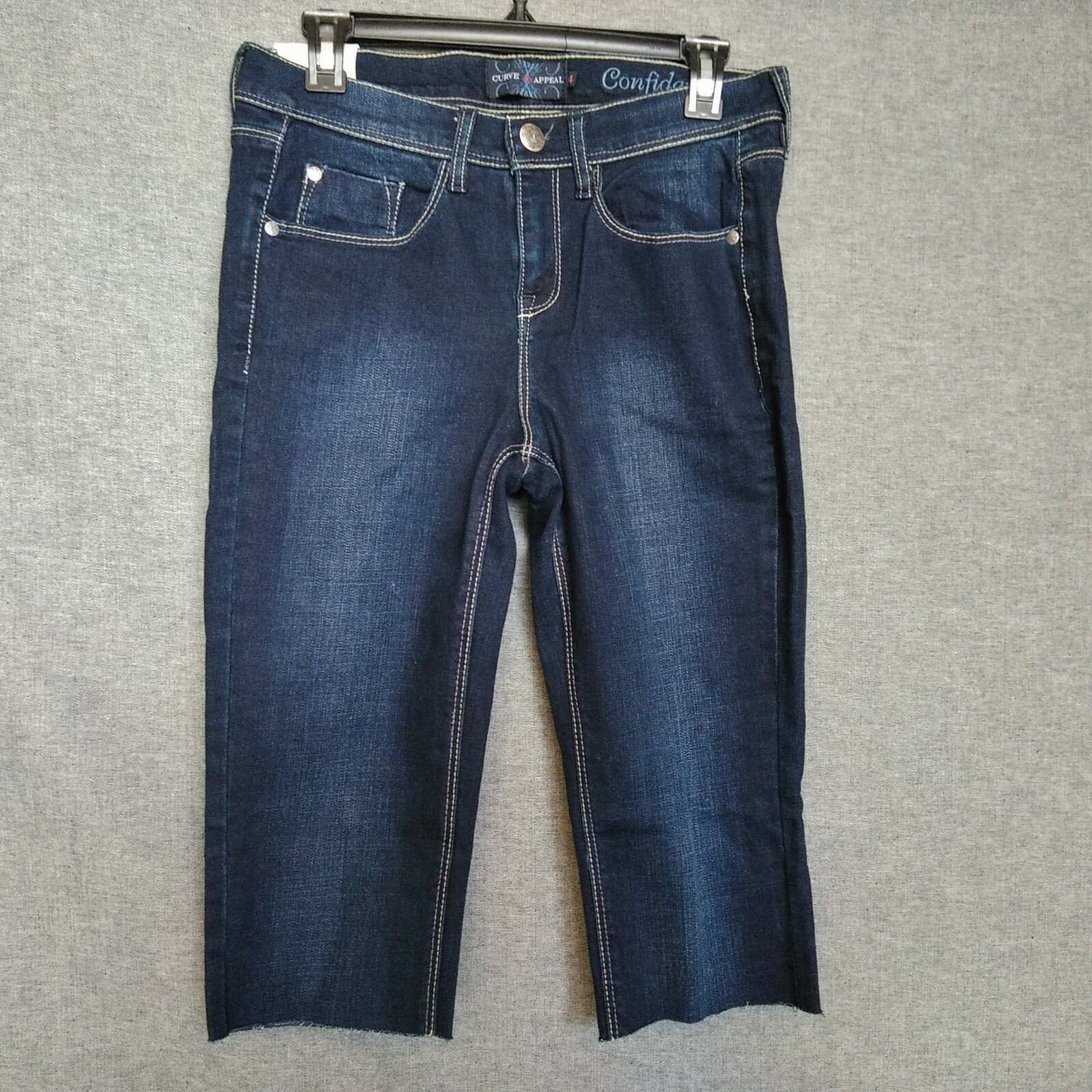 Curve Appeal Mid-Rise Straight Cut-Off Capri Jeans Sz 4